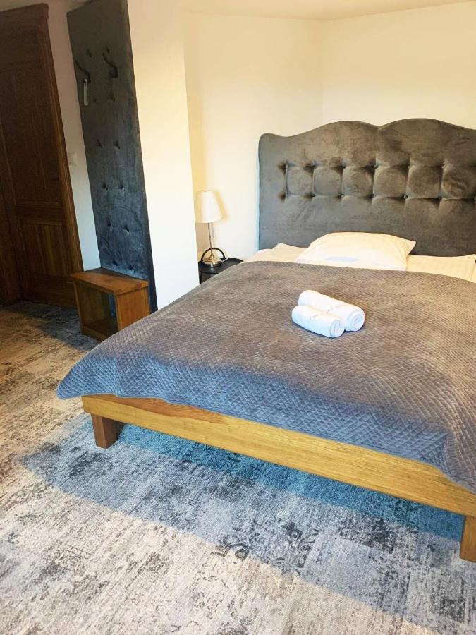 프샤스니시 Dwor Karwacz B&B 외부 사진